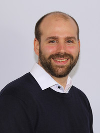 Porträtfoto Florian Schönberg. 