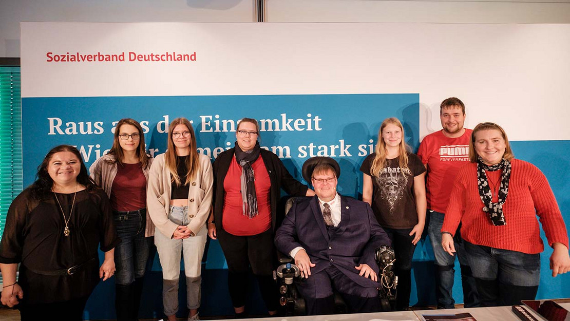 Guppenfoto mit acht Personen